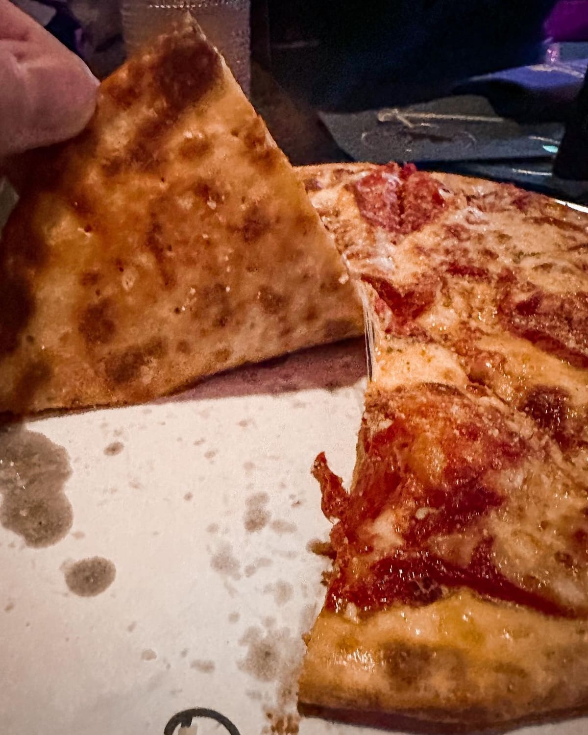 Side profile of the pizza crust at Killer Queen