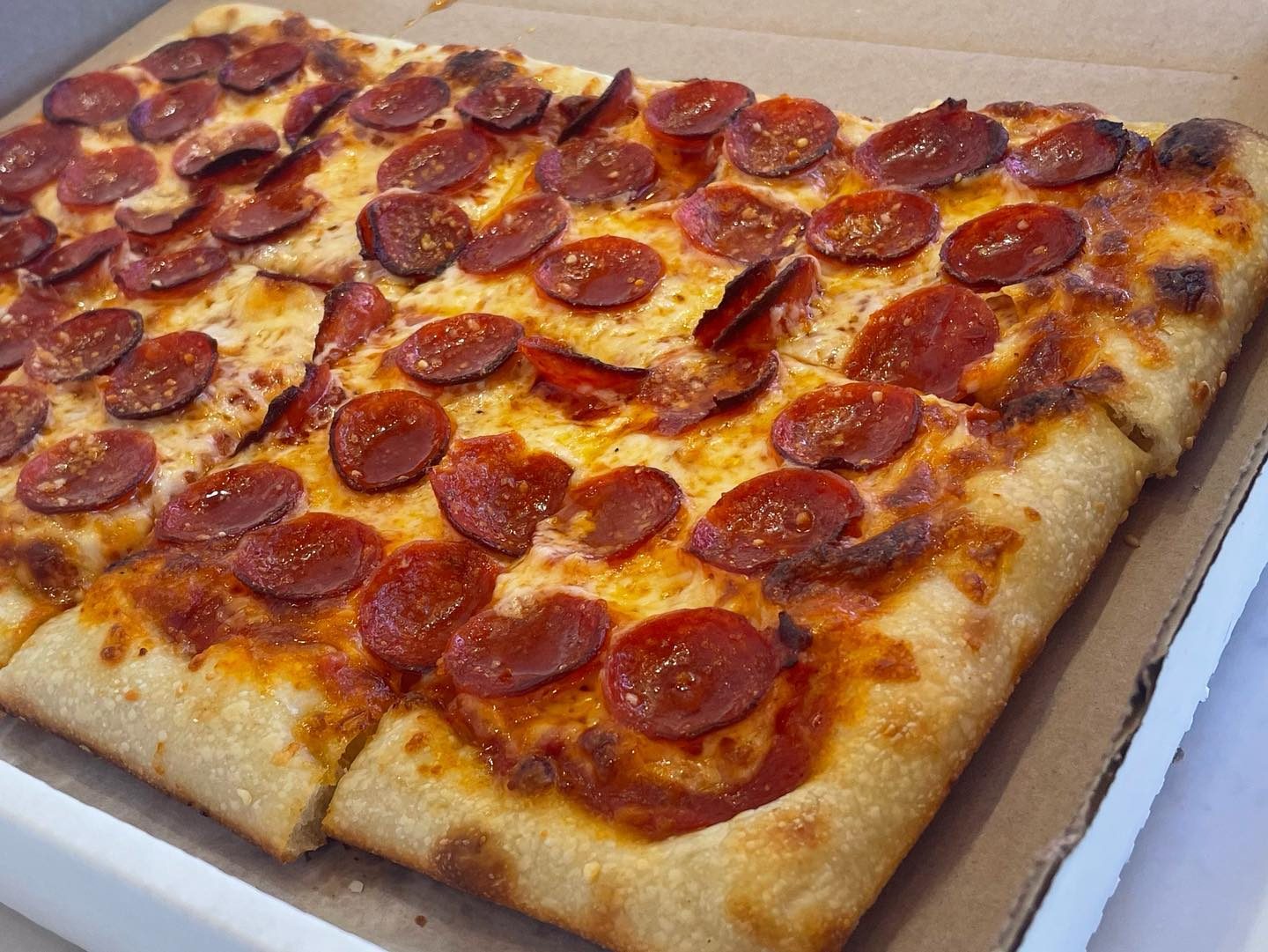 The whole square pie in its box at Wizard of Za